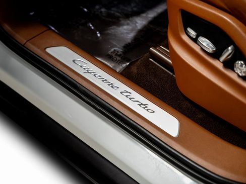 Used 2021 Porsche Cayenne Turbo image 66