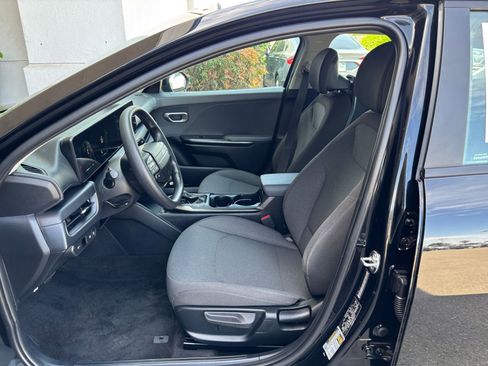 Used 2025 Kia K4 LXS FWD image 27