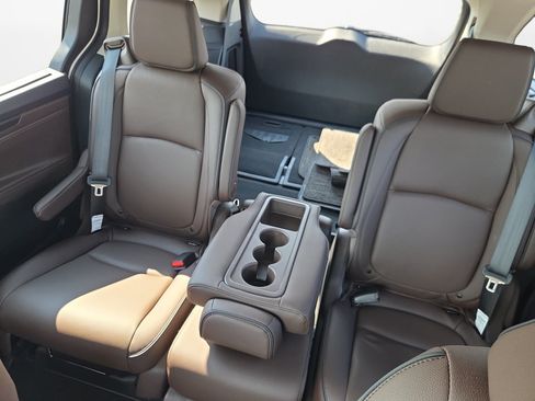 Used 2026 Honda Odyssey Touring image 12