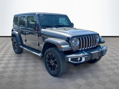 Used 2022 Jeep Wrangler Unlimited Sahara w/ Cold Weather Group AWD/4WD image 4