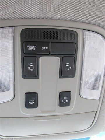 Used 2017 Kia Sedona LX w/ LX Essentials Premium Package FWD image 38