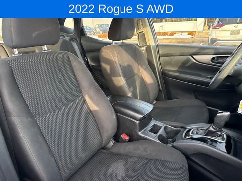 Used 2022 Nissan Rogue Sport S image 9