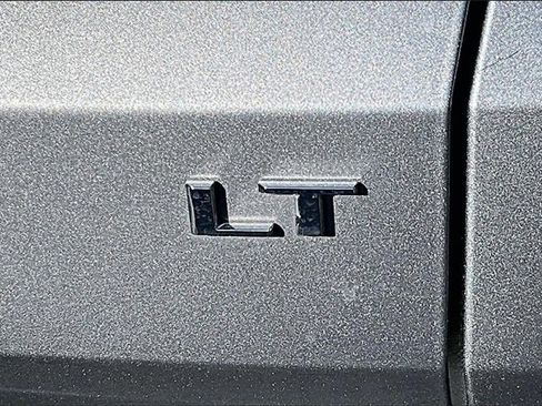 Used 2024 Chevrolet Traverse LT image 24