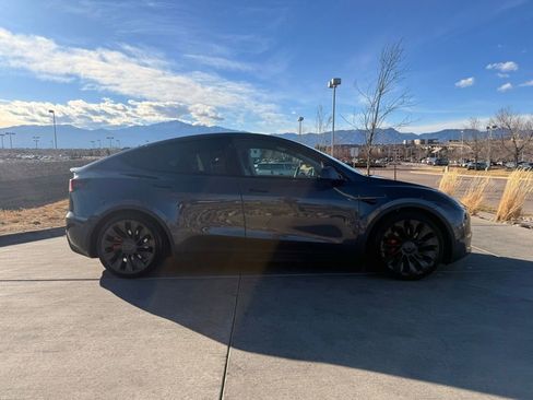 Used 2023 Tesla Model Y Performance image 8