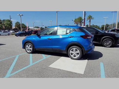 New 2025 Nissan Kicks Play S image 25