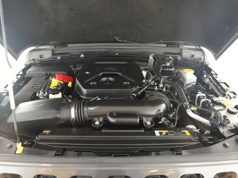 Certified 2024 Jeep Wrangler Sport S image 6