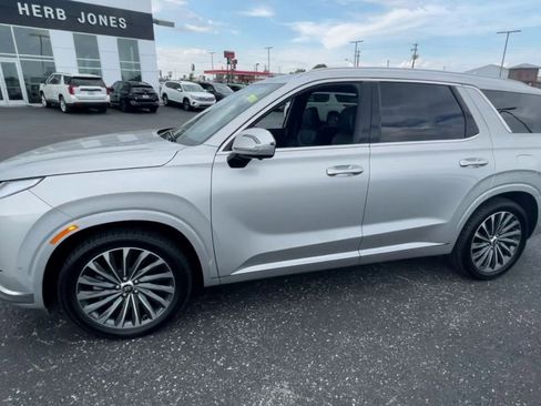 Used 2024 Hyundai Palisade Calligraphy image 6