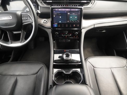 Used 2021 Jeep Grand Cherokee L Limited RWD image 16