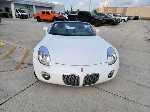 Used 2008 Pontiac Solstice Convertible w/ Preferred Package RWD image 8