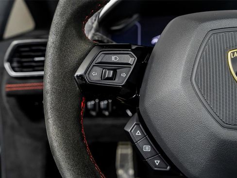 Used 2018 Lamborghini Huracan Performante AWD/4WD image 46