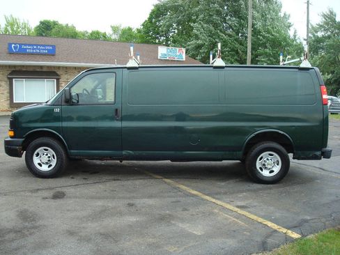 Used 2008 Chevrolet Express 3500 3500 3dr Extended Cargo Van image 8
