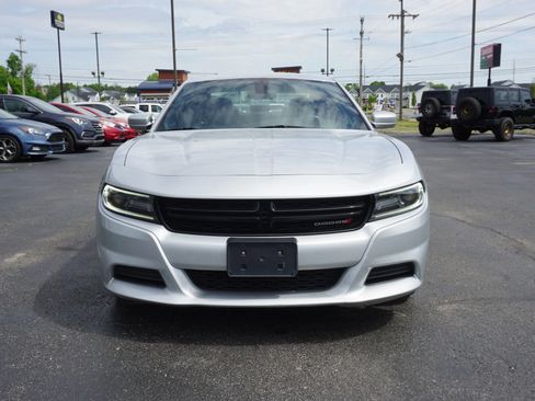 Used 2020 Dodge Charger SXT w/ Leather Interior Group image 2