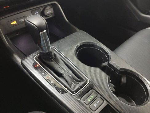 Used 2024 Honda Civic EX-L image 11