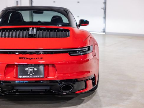 Used 2022 Porsche 911 AWD/4WD image 13