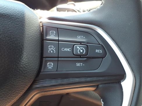 Used 2024 Jeep Grand Cherokee L Laredo AWD/4WD image 18