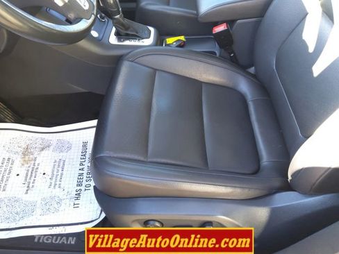 Used 2016 Volkswagen Tiguan SE image 19