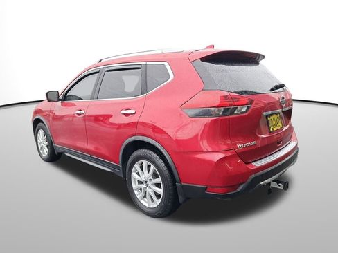 Used 2017 Nissan Rogue SV w/ SV Premium Package image 3