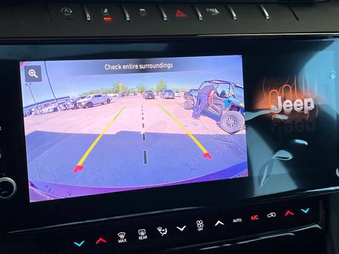 New 2026 Jeep Grand Cherokee Altitude AWD/4WD image 19