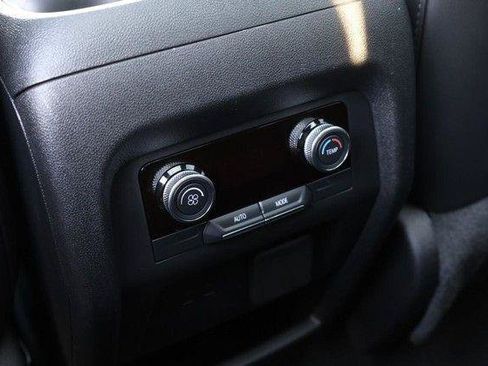 Used 2025 Buick Enclave Sport Touring w/ Power Package FWD image 25