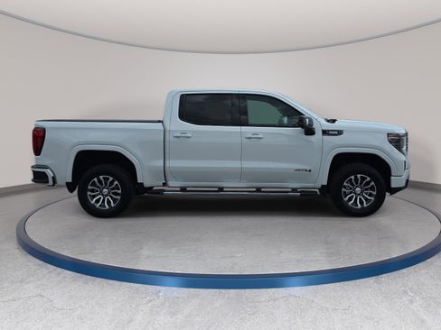 Used 2023 GMC Sierra 1500 AT4 w/ AT4 Premium Package AWD/4WD image 4