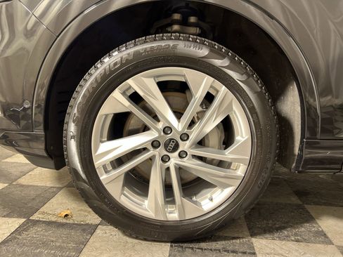Used 2023 Audi Q7 3.0T Premium AWD/4WD image 25