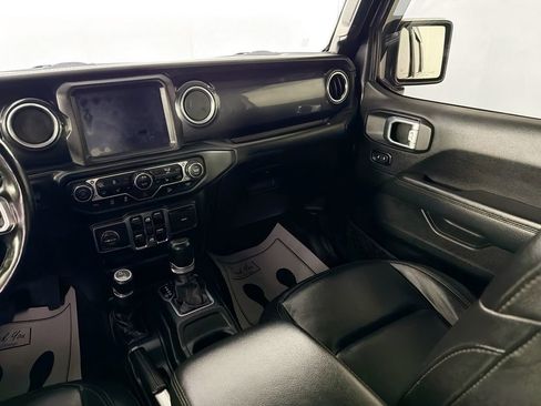 Used 2020 Jeep Wrangler Unlimited Sahara AWD/4WD image 23