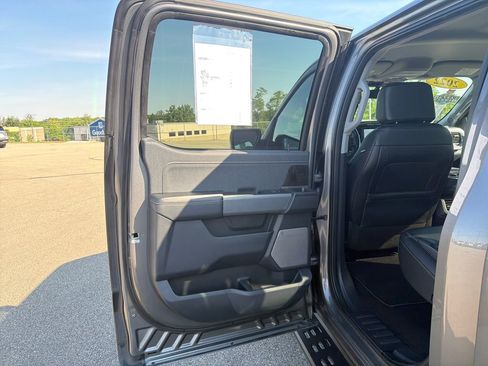 Used 2022 Ford F150 Lariat w/ Trailer Tow Package AWD/4WD image 15