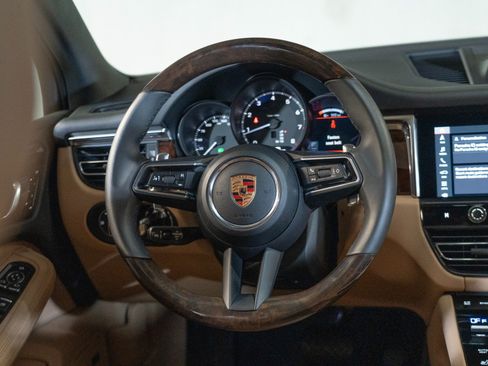 Certified 2026 Porsche Macan AWD/4WD image 23