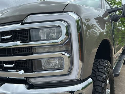 Used 2026 Ford F250 Lariat w/ Lariat Premium Package image 4