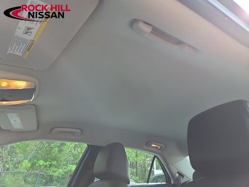 Used 2015 Chrysler 300 Limited RWD image 24