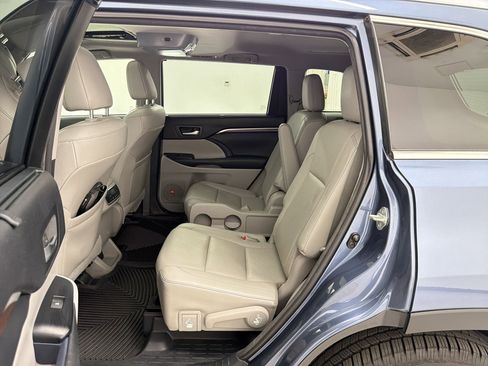 Used 2015 Toyota Highlander Limited FWD image 14