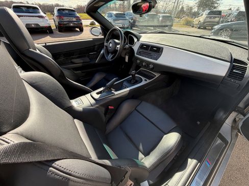 Used 2007 BMW M Roadster image 26