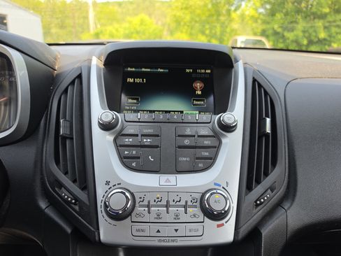 Used 2017 Chevrolet Equinox LS AWD/4WD image 18
