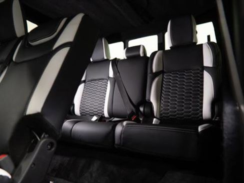 Used 2025 Jeep Gladiator Sport image 36