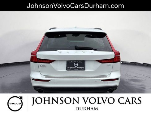 Used 2020 Volvo V60 T5 Momentum w/ Protection Package Premier image 4