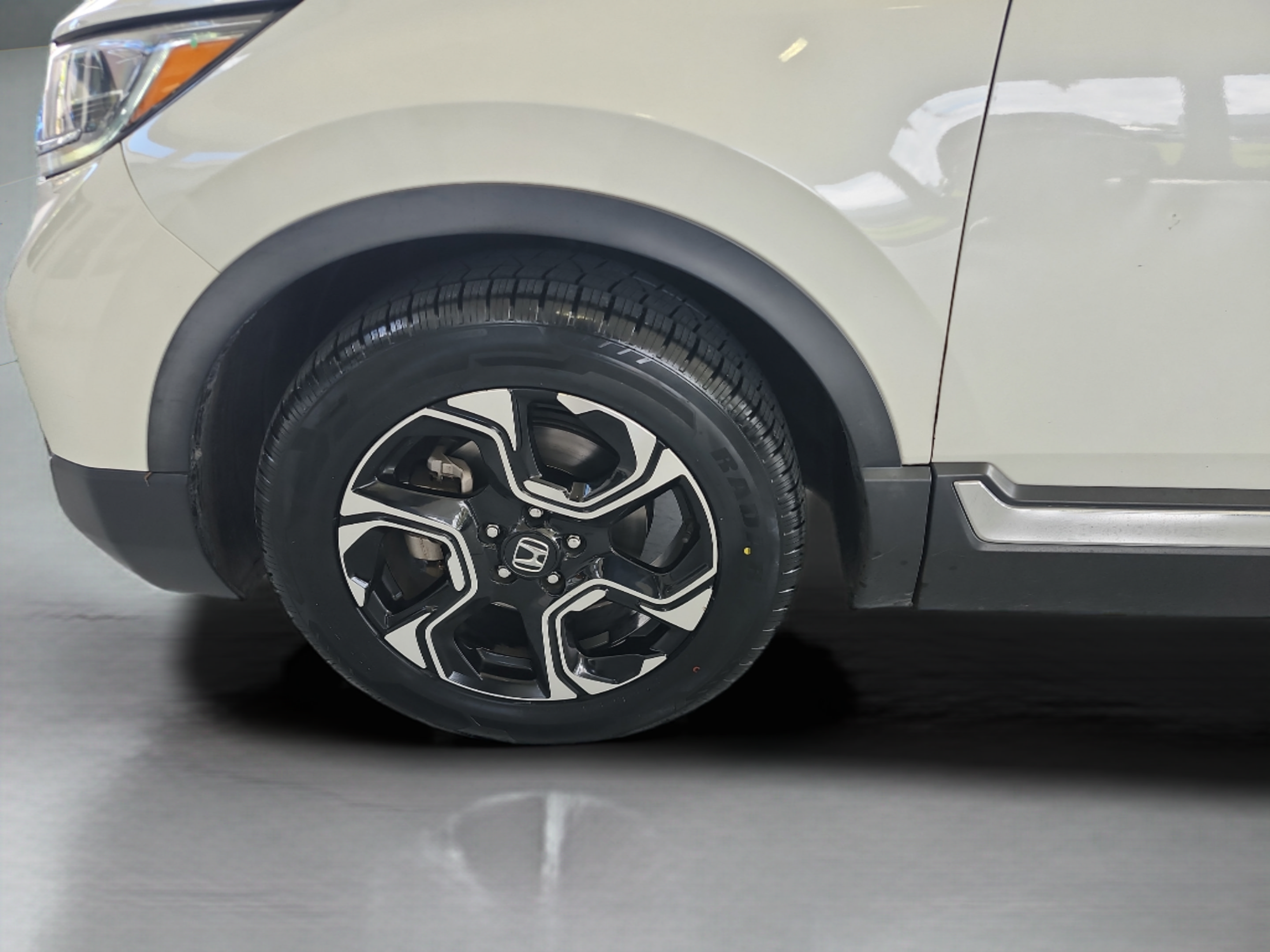 Used 2018 Honda CR-V Touring image 28