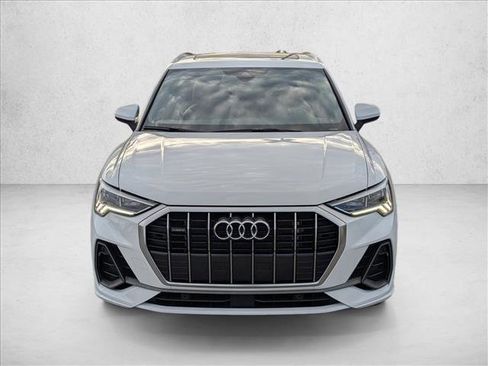 Certified 2025 Audi Q3 2.0T Premium w/ Convenience Package image 2