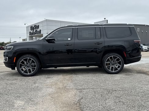 New 2025 Jeep Wagoneer Series III w/ Quick Order Package 25C Super image 8