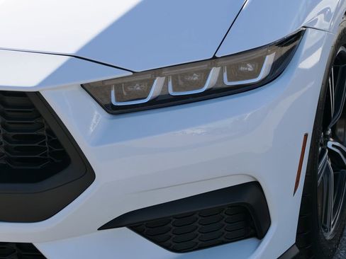 Used 2024 Ford Mustang Premium image 8