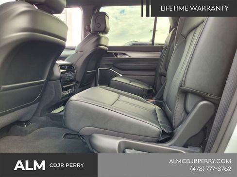 New 2026 Jeep Grand Wagoneer Limited AWD/4WD image 7