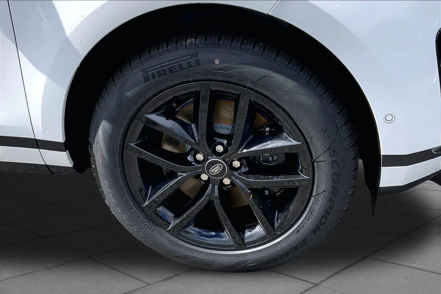 New 2026 Land Rover Range Rover Evoque S AWD/4WD image 16