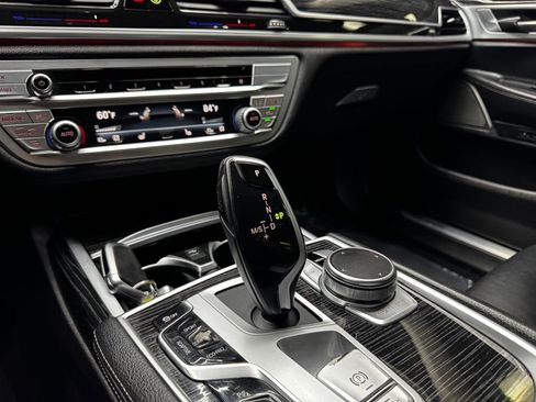 Used 2022 BMW 740i RWD image 26