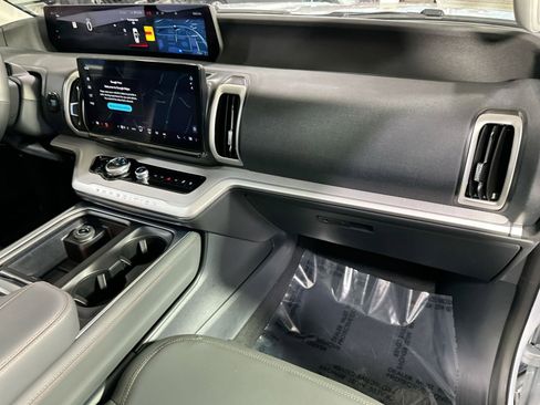 Certified 2025 Ford Expedition Max Active image 38