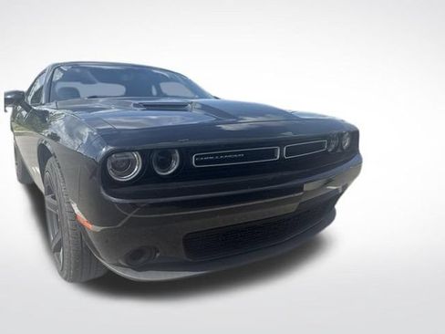 Used 2020 Dodge Challenger SXT RWD image 3