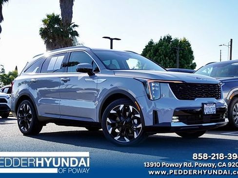 Used 2025 Kia Sorento EX w/ Panoramic Sunroof Package FWD image 1