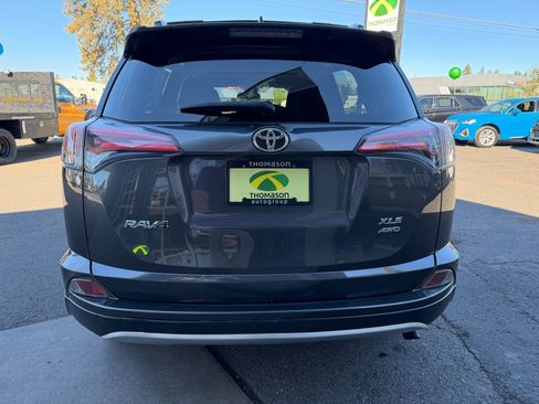 Used 2018 Toyota RAV4 XLE image 4