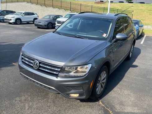 Used 2018 Volkswagen Tiguan SE w/ Panoramic Sunroof Package AWD/4WD image 2