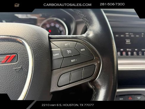 Used 2021 Dodge Challenger SXT RWD image 9