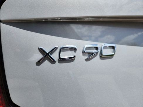 New 2025 Volvo XC90 B5 Core w/ Climate Package image 12