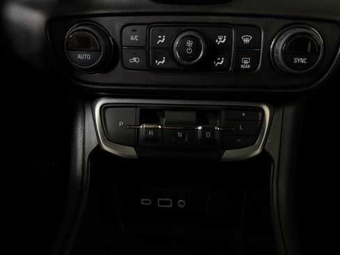 Used 2023 GMC Terrain SLE w/ Driver Convenience Package FWD image 23